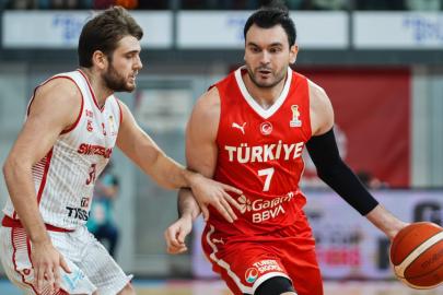 12 Dev Adam, İsviçre'yi rahat yendi