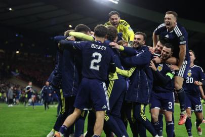 28 yıl sonra Dünya Kupası'na gidiyorlar: İskoçya, nefes kesen maçta Danimarka'yı yendi...