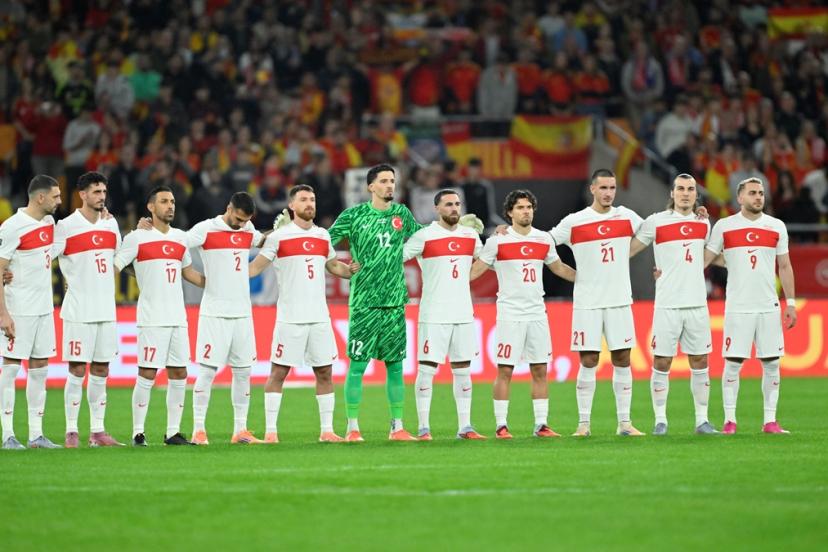 A Milli Takım'ın soyunma odasından eşyalar çalındı!