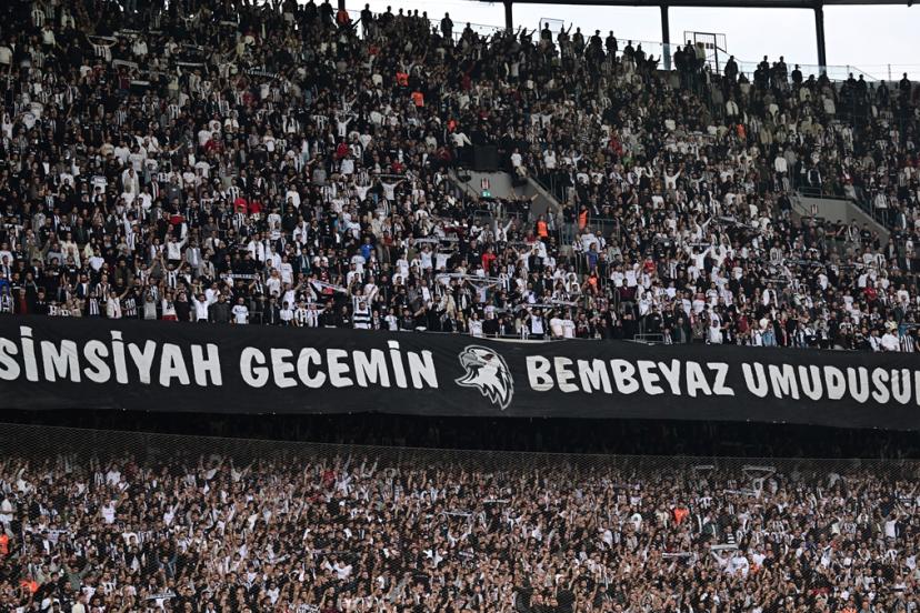 Beşiktaş taraftarından Serdal Adalı ve Sergen Yalçın'a tepki