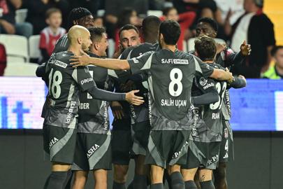 Beşiktaş'ta 4 ayrılık ve 4 transfer kararı