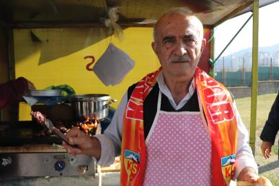 Bir dönem Süper Lig'de oynuyordu, şimdi köfte ekmek satıyor