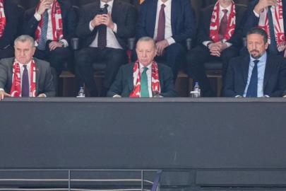 Cumhurbaşkanı Erdoğan, A Milli Basketbol Takımı'nın maçını izledi
