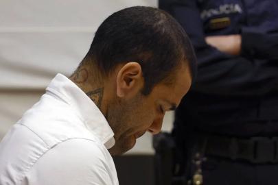 Dani Alves kilisede vaaz vermeye başladı