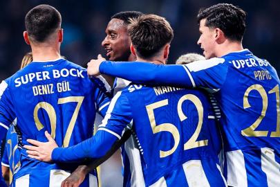 Deniz Gül golünü attı: Porto turladı