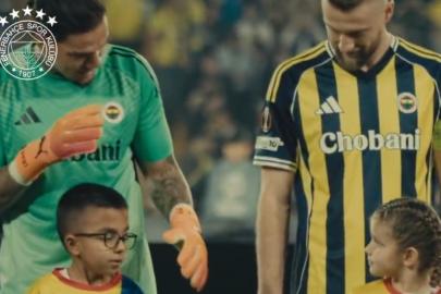 Ederson'dan işitme engelli miniğe duygusal hareket