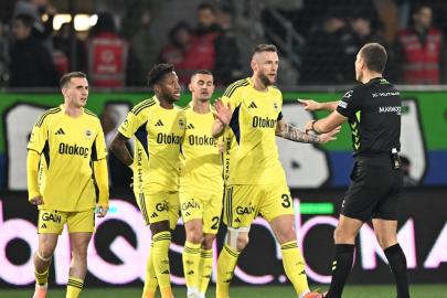 Eski hakemler Rizespor-Fenerbahçe maçının tartışmalı pozisyonlarını değerlendirdi