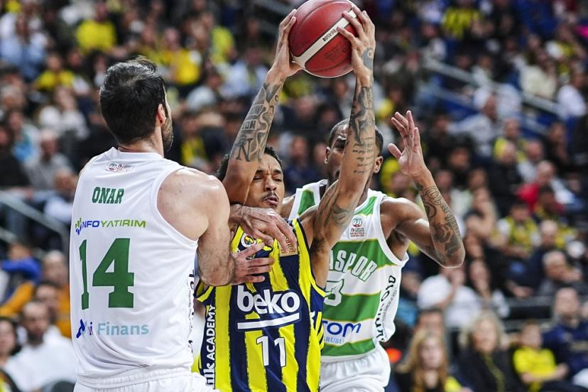 Fenerbahçe, Bursaspor Basketbol'a şans tanımadı