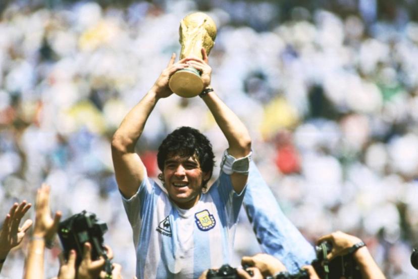 Futbol efsanesi Maradona ölümünün 5. yılında anılıyor