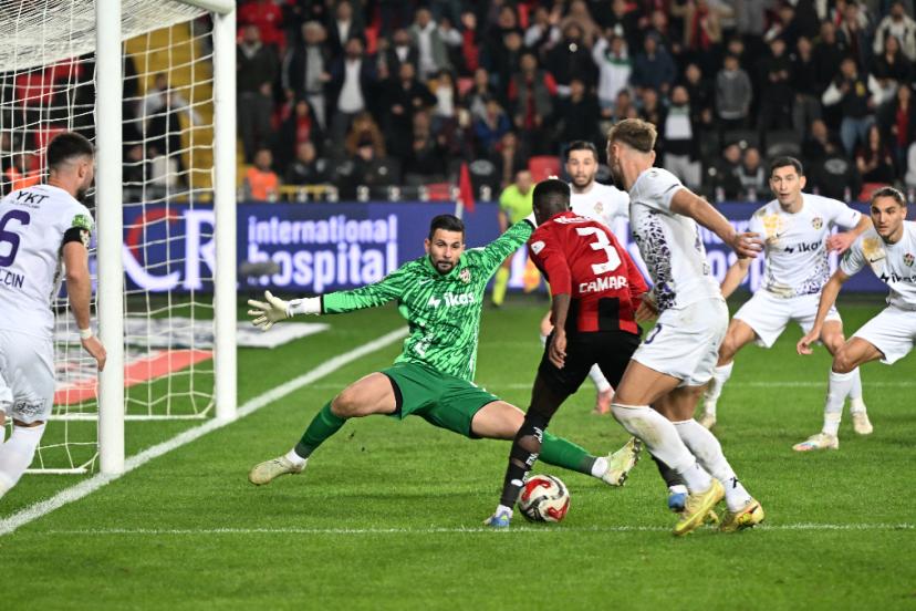 Gaziantep FK, Eyüpspor’a sahasında 2-1 mağlup oldu: Boateng'in kavga esnasında attığı gol maça damga vurdu