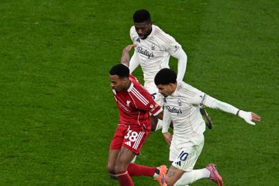 Liverpool, Nottingham Forest'a yenildi