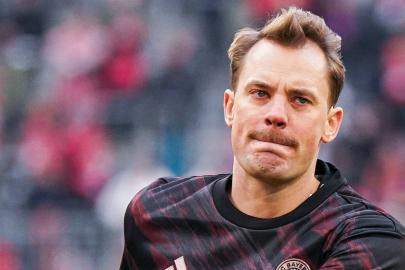 Manuel Neuer'in yeni tarzı dikkat çekti