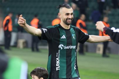 Serdar Dursun üç puanı göbek atarak kutladı