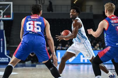 Türk Telekom, Büyükçekmece Basketbol'u mağlup etti