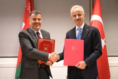 Türkiye ve Umman arasında lojistik iş birliği için imzalar atıldı
