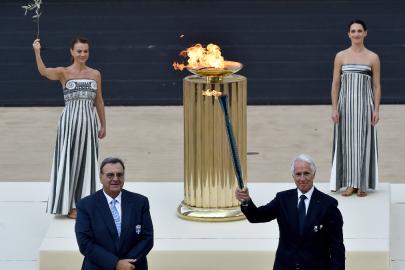 2026 Kış Olimpiyat Oyunları'nın meşalesi yakıldı