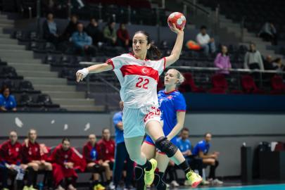 A Milli Kadın Hentbol Takımı, Slovakya'ya yenildi