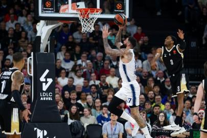 Anadolu Efes iki uzatma sonunda ASVEL'e mağlup oldu