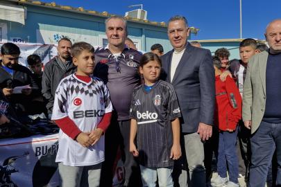 Beşiktaş gönüllülerinden Hatay'da öğrencilere forma