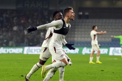 Beşiktaş karşısında Trabzonspor'un gol umudu Ernest Muçi...