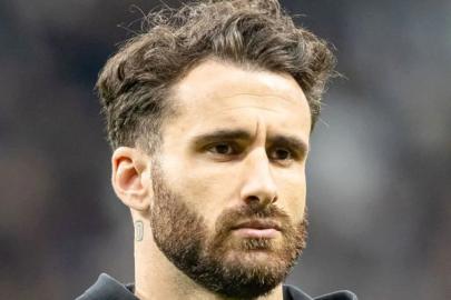 Beşiktaş'ın son antremanında Rafa Silva, sahaya dönüş antrenörü eşliğinde çalıştı