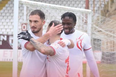 Boluspor, Serik Spor'u rahat geçti