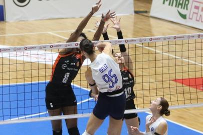 Eczacıbaşı, Aydın Büyükşehir Belediyespor karşısında galip geldi