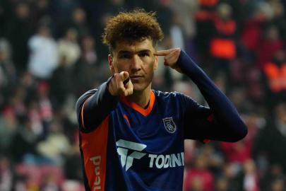 Eldor Shomurodov, Başakşehir’i sırtlıyor