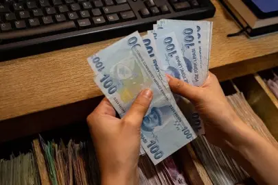 Emekli zammı 2026 öncesi çifte kazanç! İşte en cazip promosyon veren bankalar