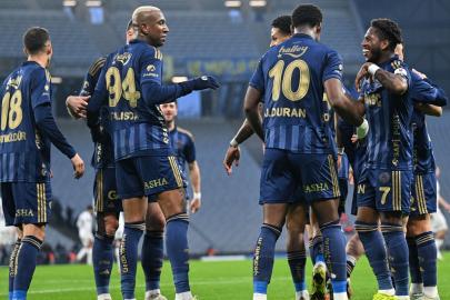 Fenerbahçe ilk yarıyı namağlup bitirdi