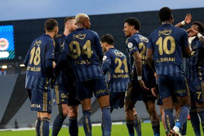 Fenerbahçe, ligde ilk yarıyı namağlup bitirdi