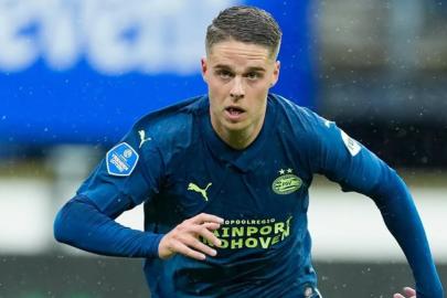 Fenerbahçe'de Joey Veerman transferi beklemeye alındı