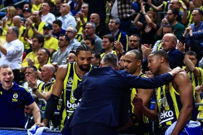 Fenerbahçe'den Olympiakos maçının ertelenmesiyle ilgili açıklama