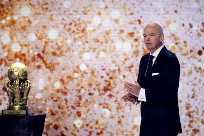 FIFA, kendi kurallarını ihlal etmekle suçlanıyor