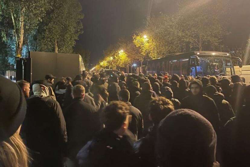 Fransa'da skandal olay: Taraftarlar futbolculara saldırdı