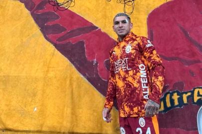 Galatasaray'da Lucas Torreira'ya özel pankart