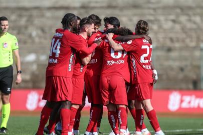 Gaziantep FK, Yalova FK karşısında turladı