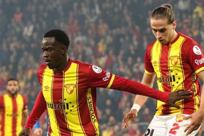 Göztepe'de Arda Okan Kurtulan ve Anthony Dennis yakın markajda