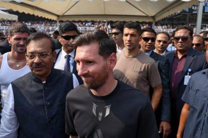 Hindistan'da Lionel Messi izdihamı yaşandı: Taraftarlar çılgına döndü, stadı bastı