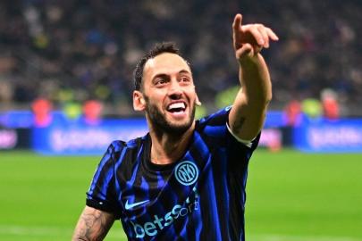 Inter, Hakan Çalhanoğlu ile sözleşme uzatmak istiyor