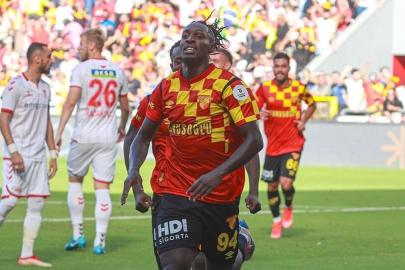 Isaac Solet'ten kafa karıştıran Göztepe paylaşımı