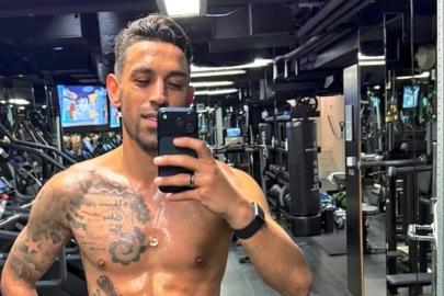 Kadro dışı kalan İrfan Can Kahveci'den spor salonunda paylaşım