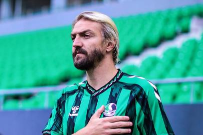 Kırmızı kart rekoru kırmıştı: Caner Erkin sessizliğini bozdu