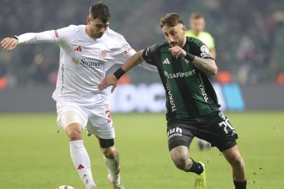 Kocaelispor evinde Antalyaspor'a karşı kazandı