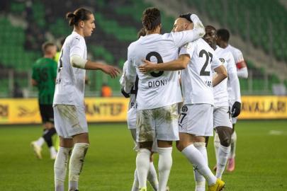 Manisa FK, Sakaryaspor'u iki golle geçti