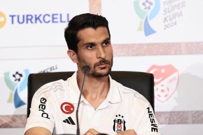 Necip Uysal, sezon sonu futbolu bırakma kararı aldığını duyurdu