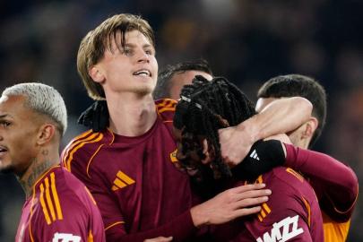 Roma, Genoa'yı üç golle geçti