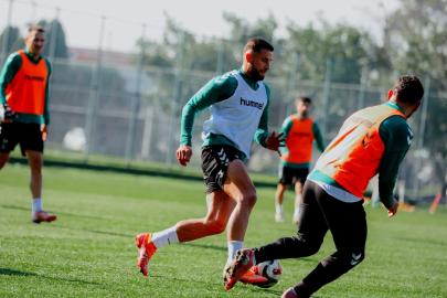 Sakaryaspor sahada da yönetimde de zor günler yaşıyor