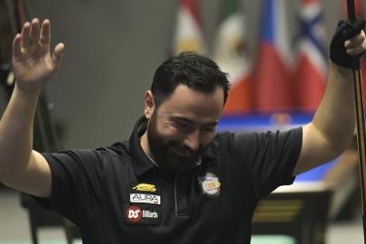 Türkiye 3 Bant Bilardo Şampiyonası'nın 3. etabının galibi Berkay Karakurt