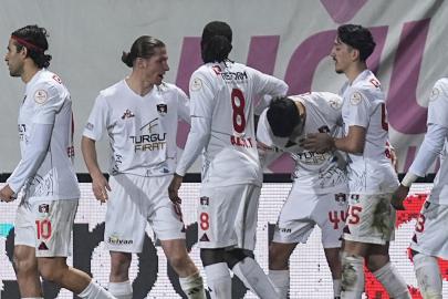 Vanspor FK, İstanbulspor deplasmanında üç golle güldü